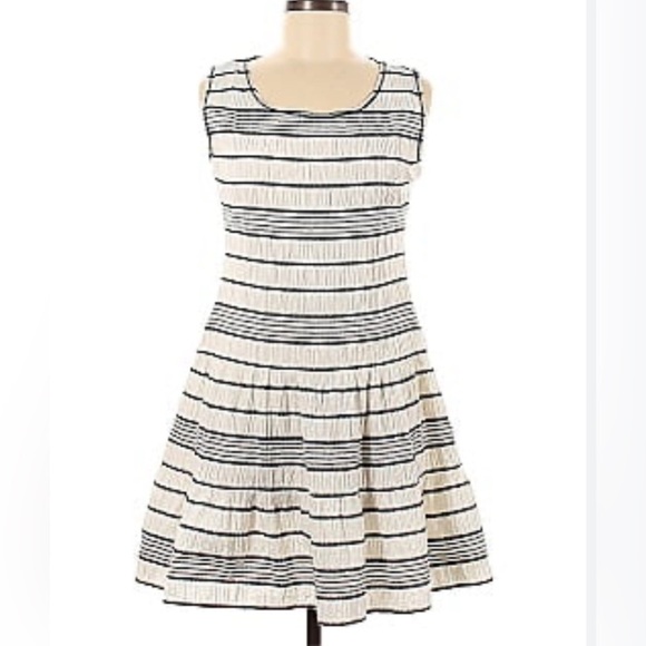 Sophie Max Gray & White A-line Silhouette Scooped Neck Lightweight Dress Size M - Picture 3 of 6